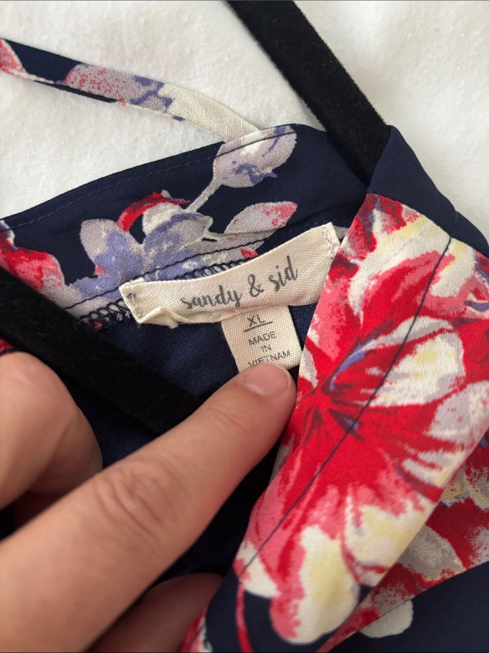Size XL Women’s Summer Top Bundle - Picture 7 of 12